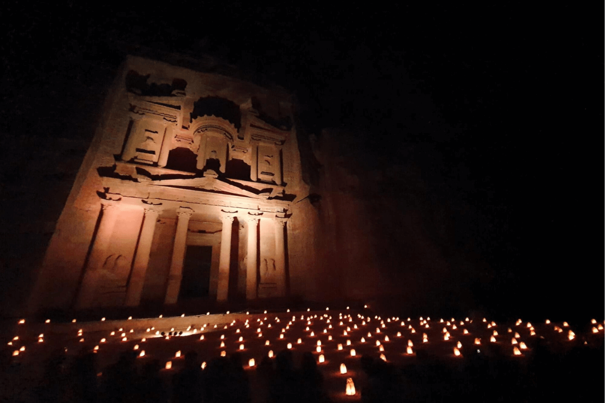 Jordánia - Petra by night
